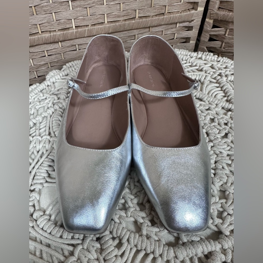 Nordstrom Silver Metallic Square Toe Mary Jane Flats - Size 11 - Picture 2 of 10